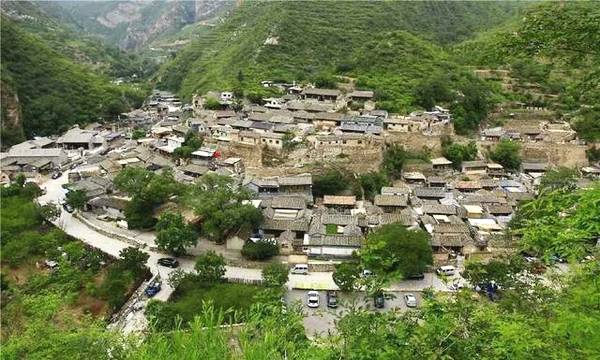 各地乡村人口_各地乡村的大集市图片