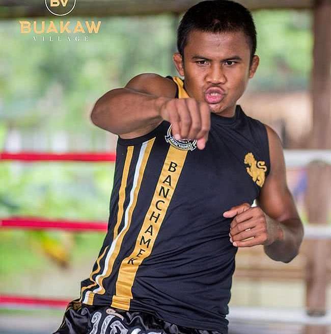 播求被泰国认定为农民拳手,他的头像设置在风景旅游局!