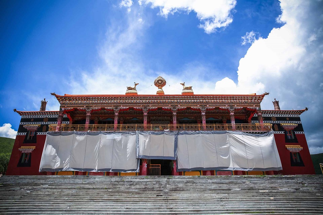 2018年9月26日不容错过的川藏之旅,四川红原麦洼寺举行"和平塔落成仪