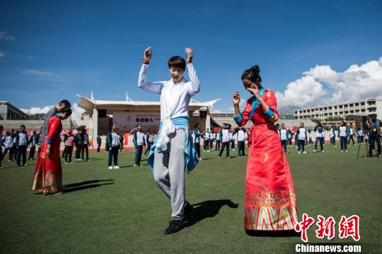 "奥运健儿公益服务大行动"首次走进西藏