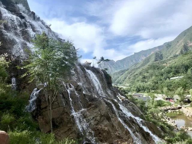 平山红崖谷景区怎么样