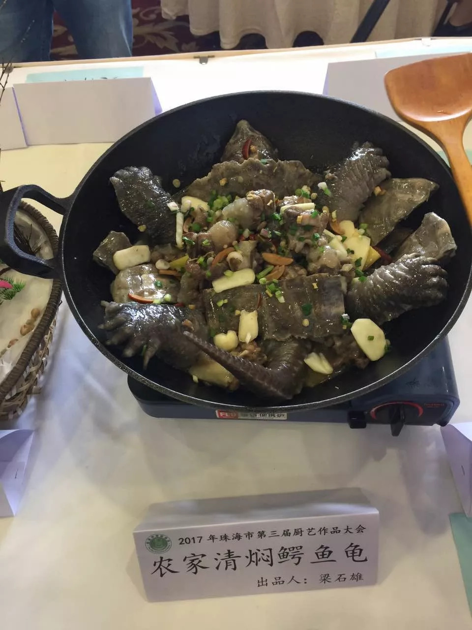 不仅送贵妃乳鸽,夜场啤酒也免费送!