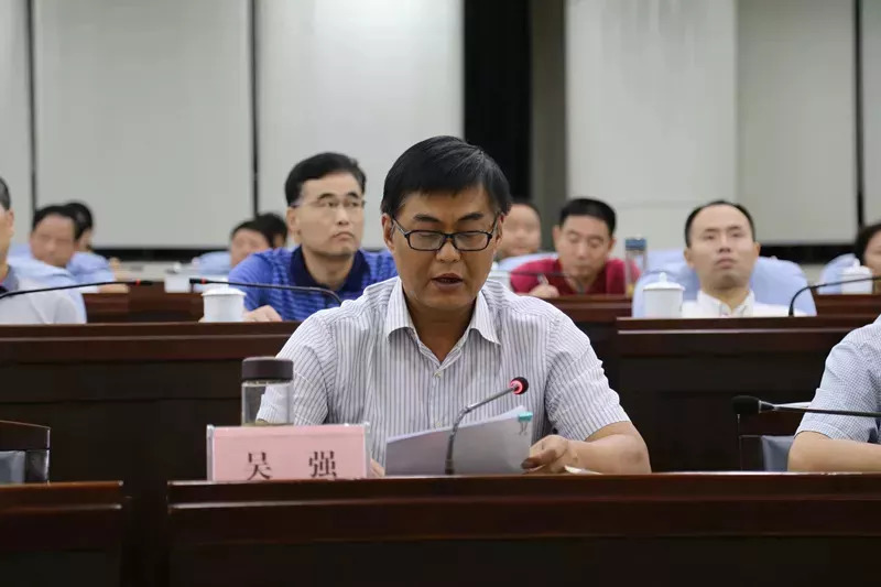 吴强副市长代表铜陵市在会上介绍了我市推行"双随机,一公开"监管工作