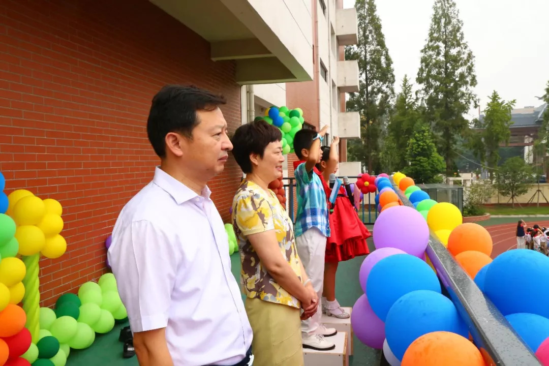 鸾娃"小手拉大手 助力创建文明城—记淮阴师范学院第一附属小学