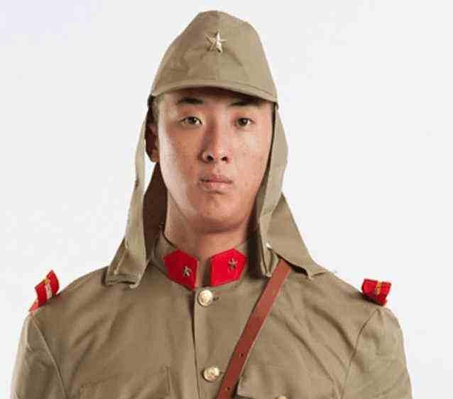 二战时, 日军帽子上的两片布有什么作用? 最后一点让人愤怒