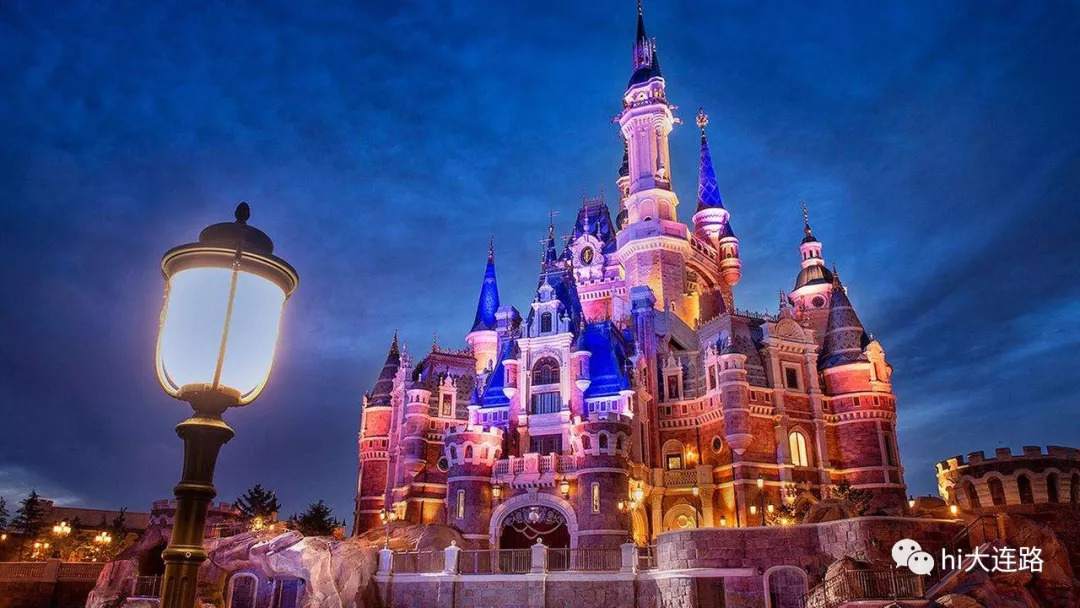 迪士尼会放烟花城堡那样式儿的?