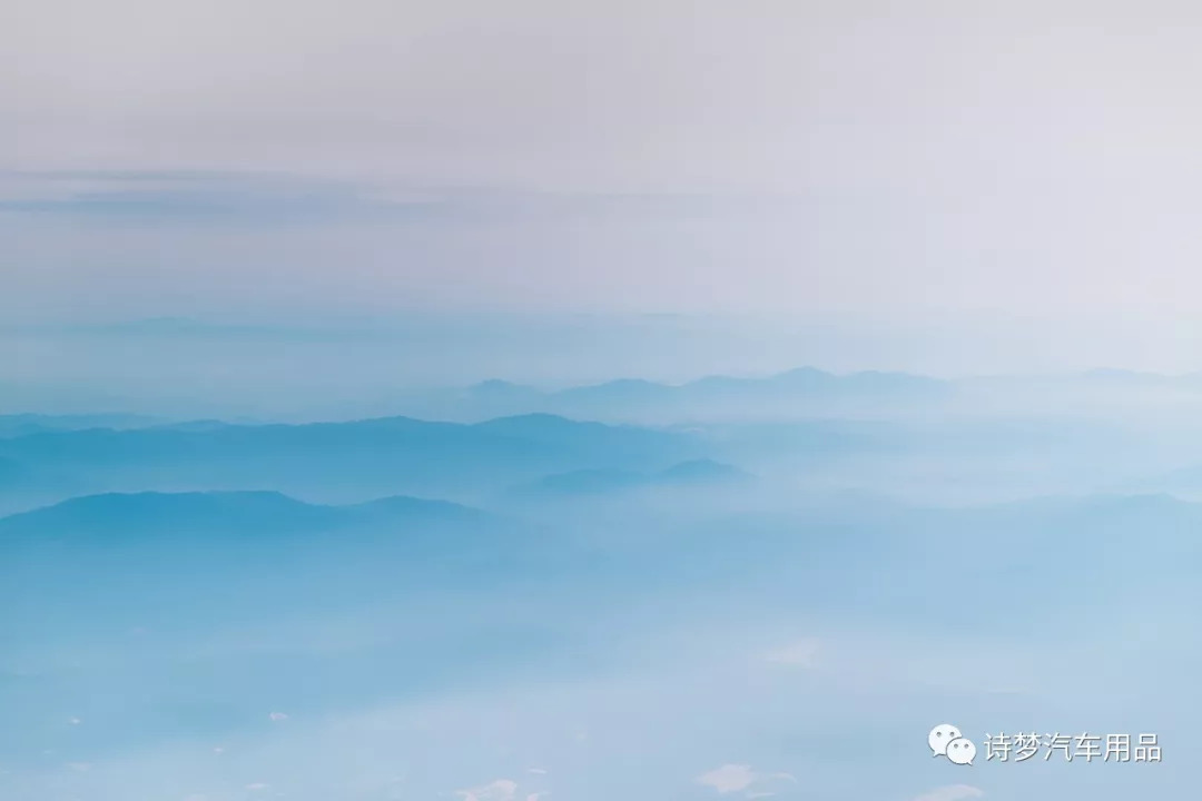 1 水,清净柔和, 滋养着天地万物, 故曰上善若水.