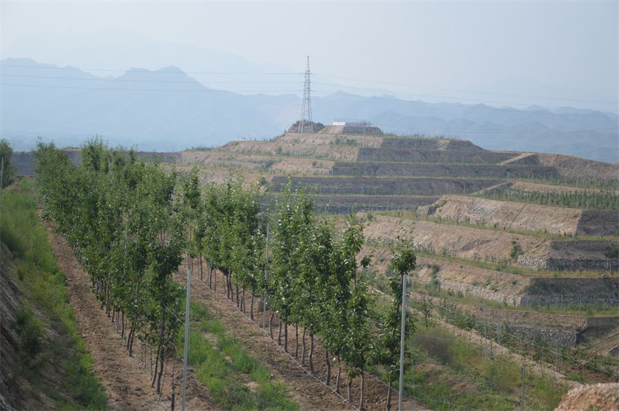 "九山半水半分田",十分形象地描绘了阜平县的地形地貌.