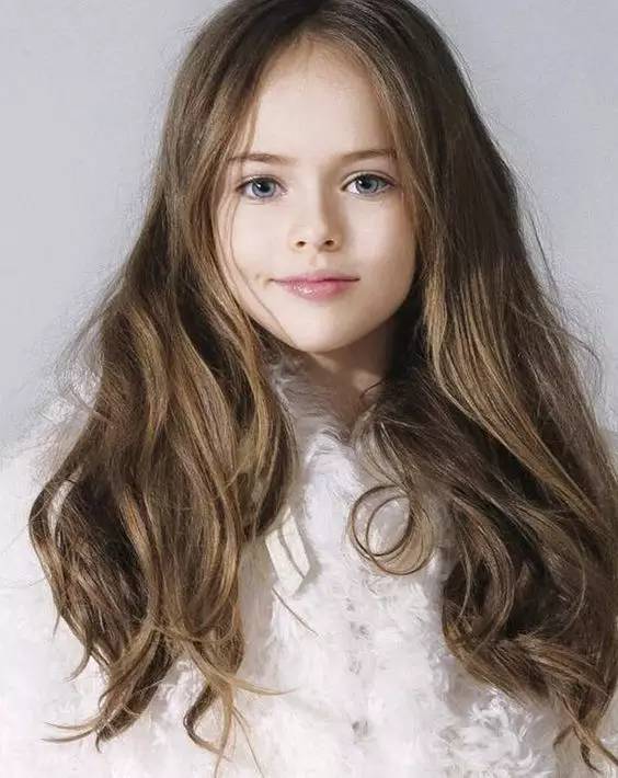 就像这位12岁的俄罗斯小女神,kristina pimenova,从小美到大的典范.