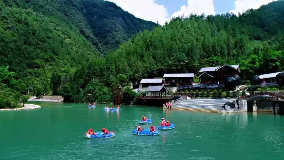 巴山大峡谷—桃溪谷漂流