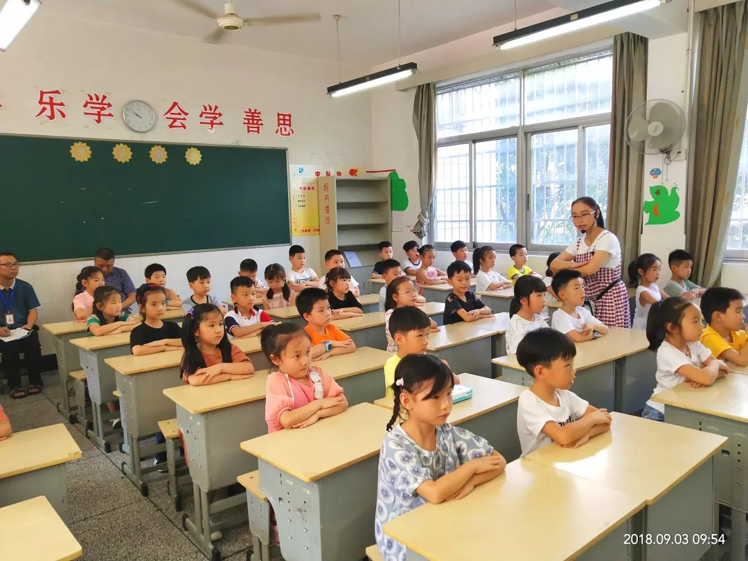 春江小学:入学约礼建课程,蹲点教研严把关