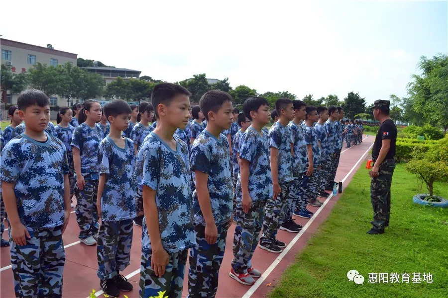 化茧成蝶给自己一场美丽的蜕变崇雅中学七年级新生综合实践活动圆满