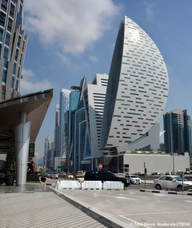 迪拜那些真实存在的奇葩建筑大吐槽_电信大楼