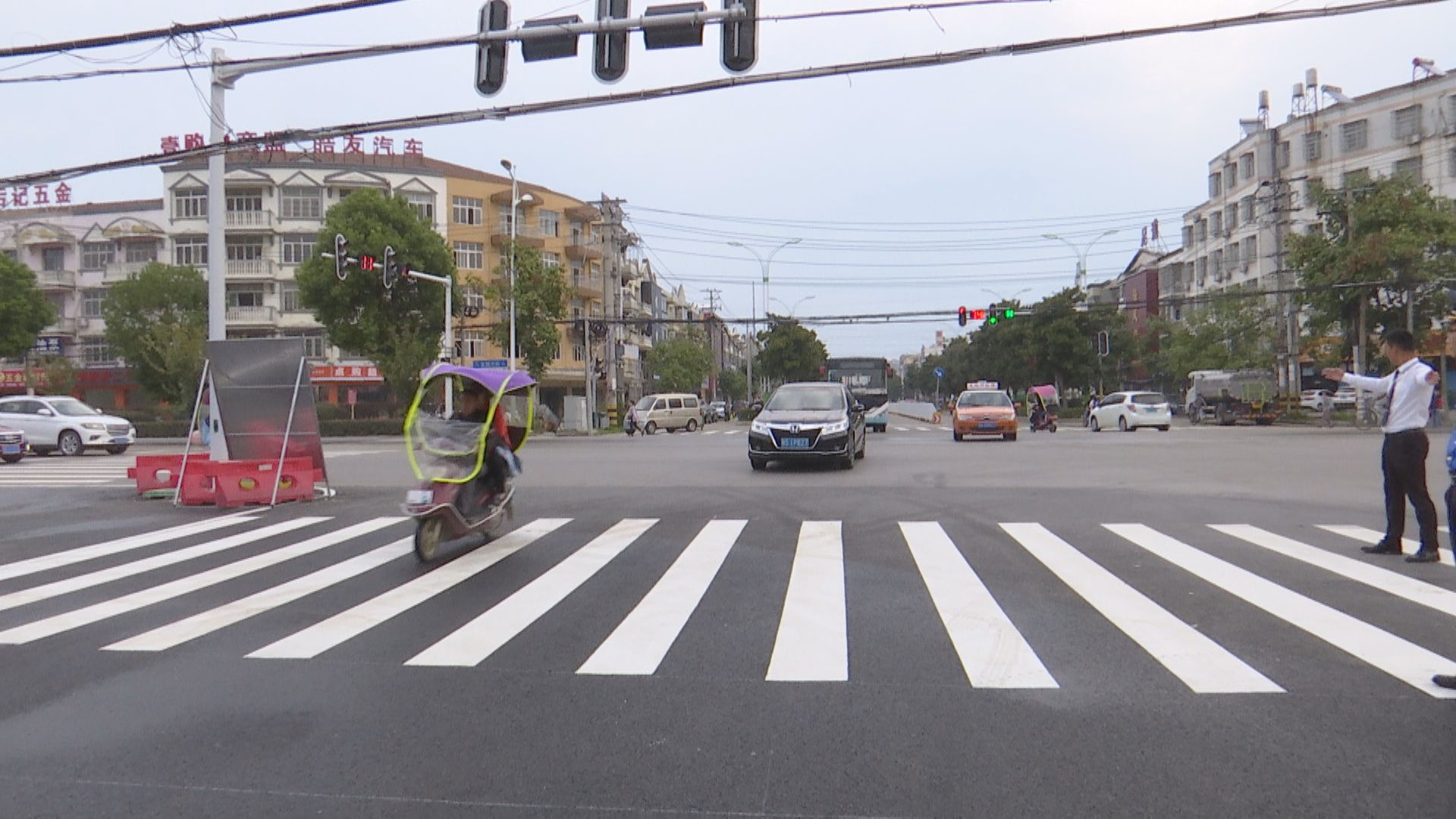 武汉市新洲区邾城街文昌大道南延线试通车