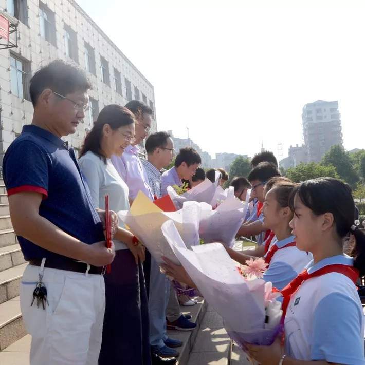 临川一中暨临川一中实验学校隆重举行2018-2019学年度