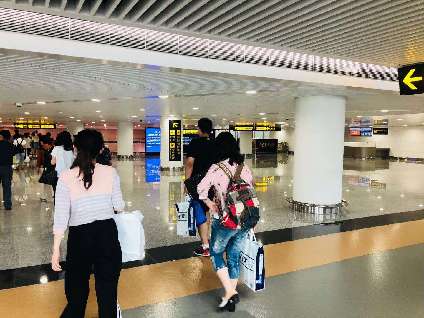 春秋航空率先恢复大阪关西机场运行9日接回178名滞留旅客抵渝 游客