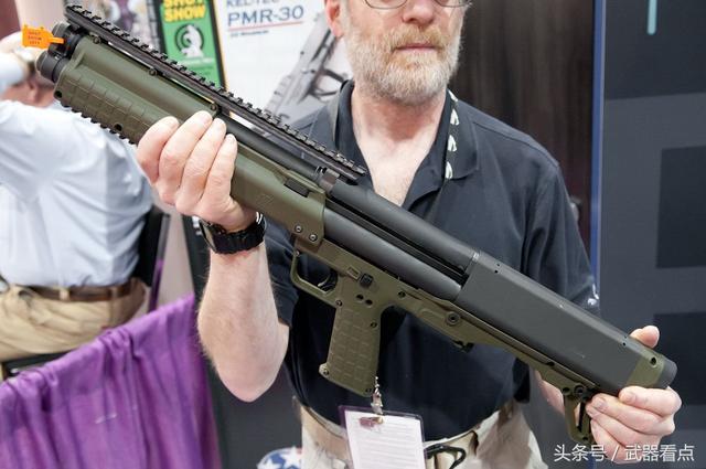 1/ 12 ksg霰弹枪:kel-tec公司在2010年底在公开的ksg霰弹枪是一种无托