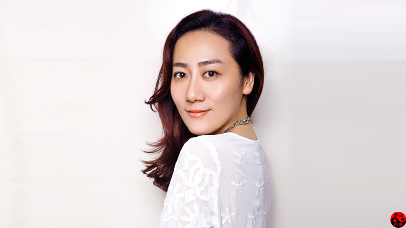 剧中宋扬媳妇叫李嘉玲,扮演者叫阮思航,原名阮娜,毕业于中央戏剧学院