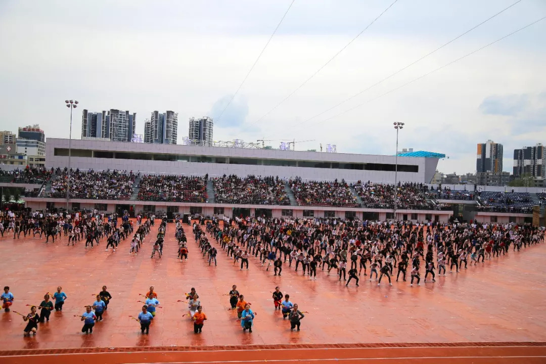 书老师拍摄 据悉,参与本次演出的主要来自市一中,市五中和利川职校