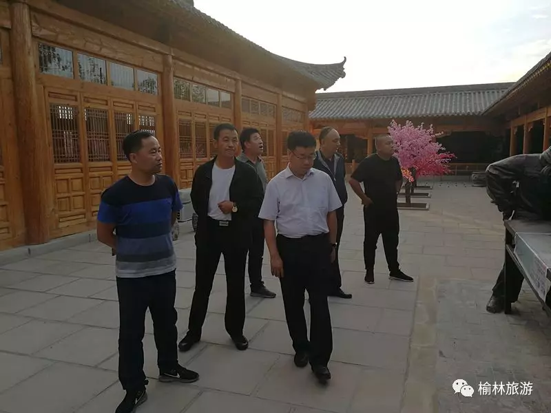 省旅发委综合法规处朱耀勋处长 验收我市旅游特色名镇和示范村