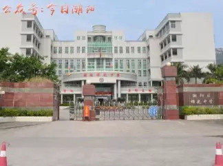 西凤中学新世界中英文学校恩溢学校春花秋月,时过境迁,一时一景.