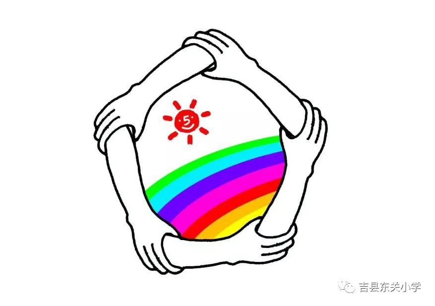 五·五班班徽外围由五个紧握的手臂组成,象征着班级团结互助,友爱