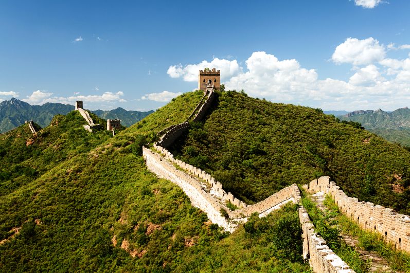 7 作为世界上最著名的遗址之一,长城是中国的标志.