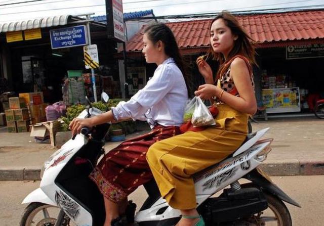 中国游客到了老挝不要跟女孩子做这件事?不然