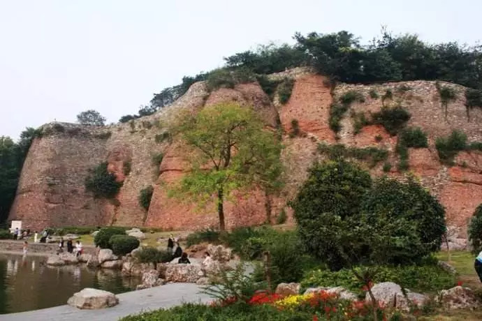 岗村吴墓温峤墓象山王氏家族墓地老虎山颜氏家族墓地仙鹤观高氏家族墓