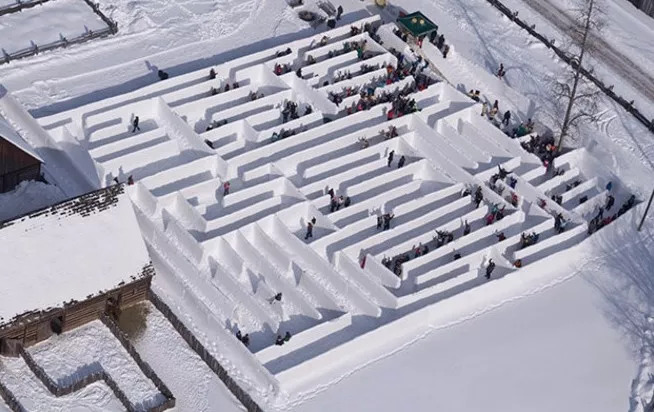 世界上最大的冰雪迷宫