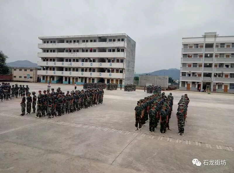 桂平石龙二中新学年 学生身体素质训练