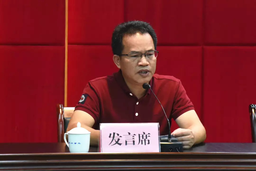 南区党政领导郭渊,曾庆文,邓仲汉,王小龙,陶杉及区征兵办成员单位负责