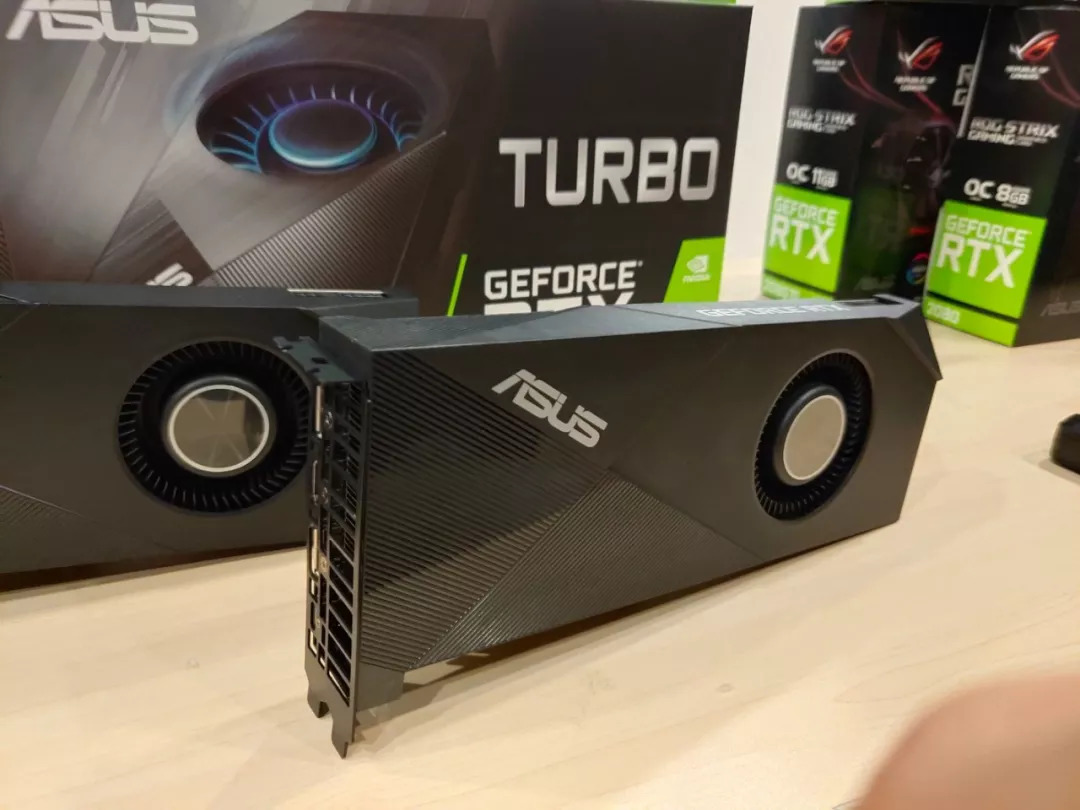 turbo geforce rtx 2080 ti turbo系列被华硕称为"智能大师",这款