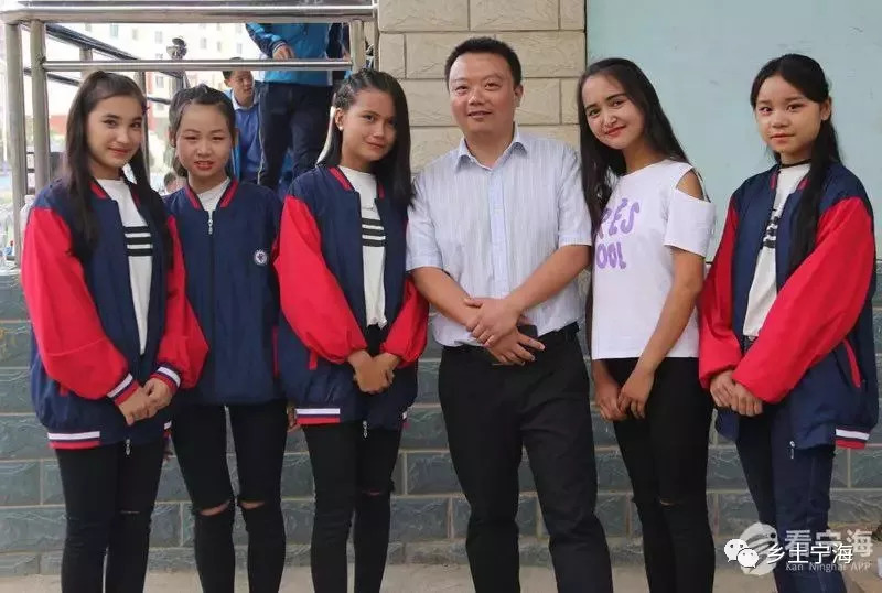宁海中学教师在新疆