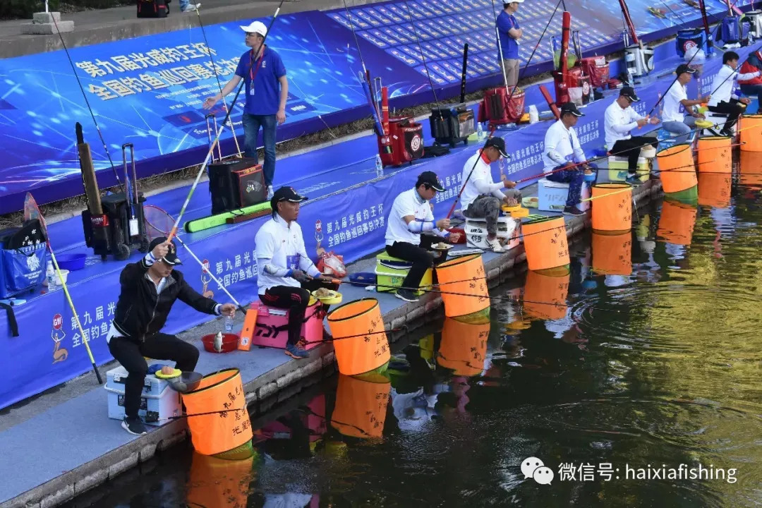 开幕式上,由昔日钓王吕中胜,王忠岭,娄建国,赵合意所组成的王者嘉宾