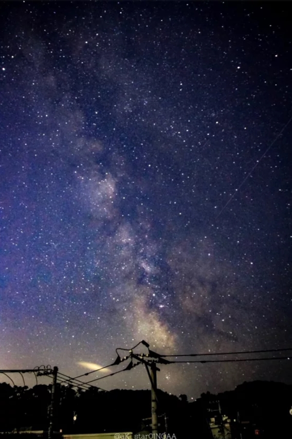 近几日日本北海道发生地震 网友将绮丽的星空拍摄下来 全道