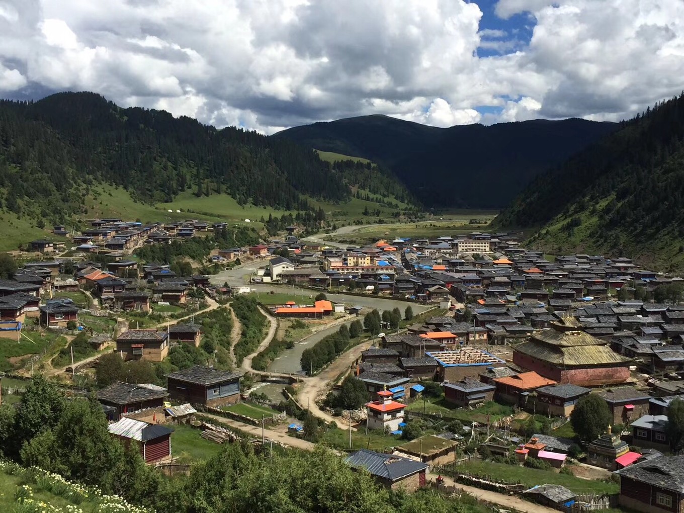 四川结伴之旅秋季带您去新龙拉日玛乡看红叶彩林_拉日马