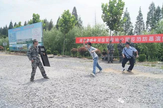 全部演练结束后,朱湖卫生院( 孝感市第一人民医院朱湖分院)医务人员