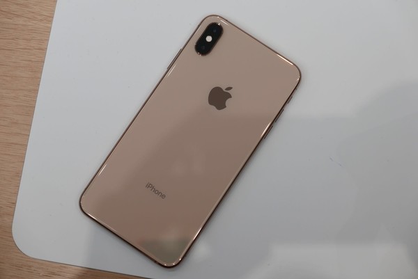 早报:苹果秋季发布会开幕 新iphone亮相