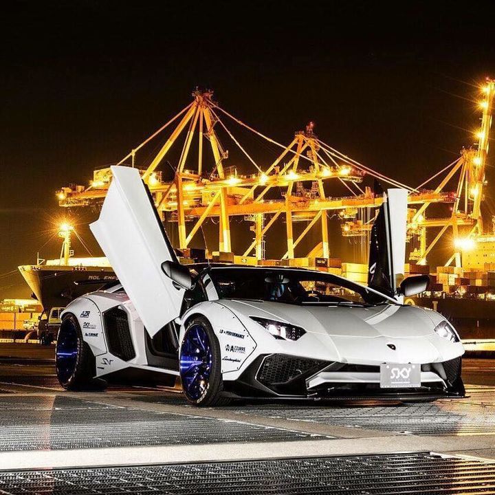 liberty walk推出宽体兰博基尼aventador sv