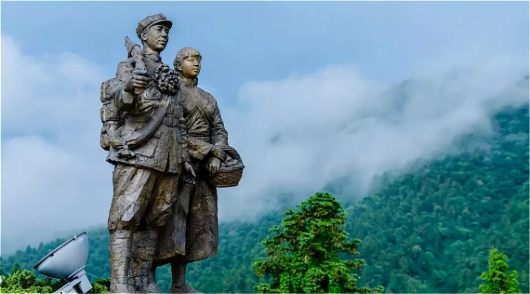 就可抵达集人文景观,自然风光和高山田园为一体的井冈山景区