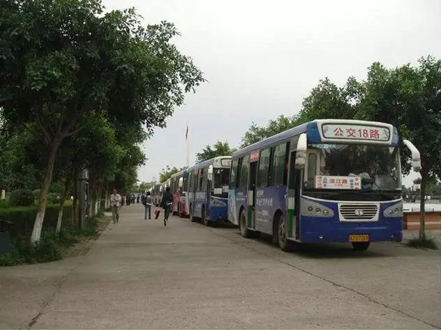 图片来自市公交公司 作为土生土长的遂宁本地人,在他们眼中公交车的