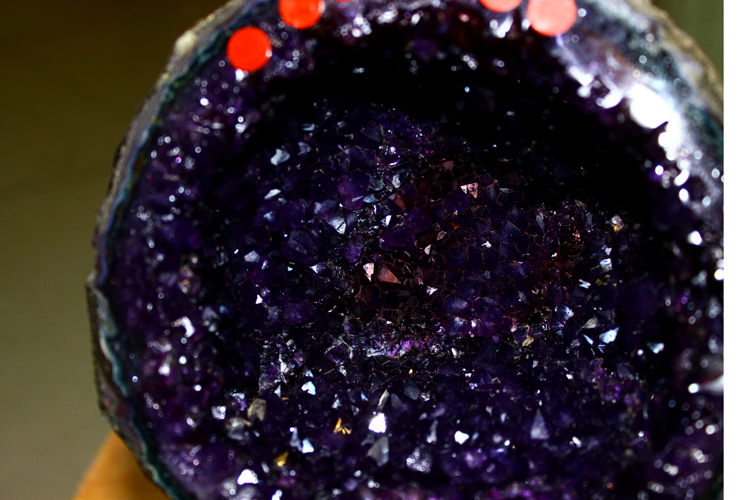 紫水晶的种类有多少？新手如何分辨紫水晶的真假？