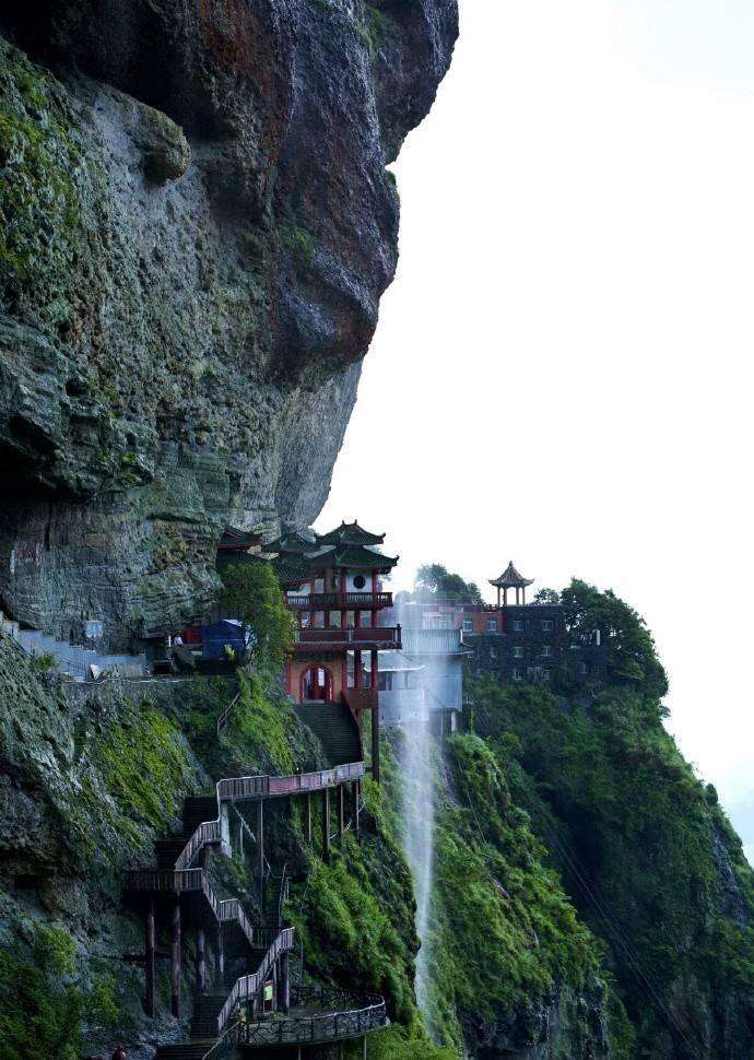 福建神秘悬空寺,一条神奇瀑布从天而降,却不知水从何来