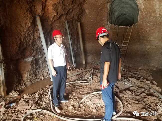 靳鹏检查官庄水库至梅子垭水库连通工程安全生产及扫黑除恶工作情况