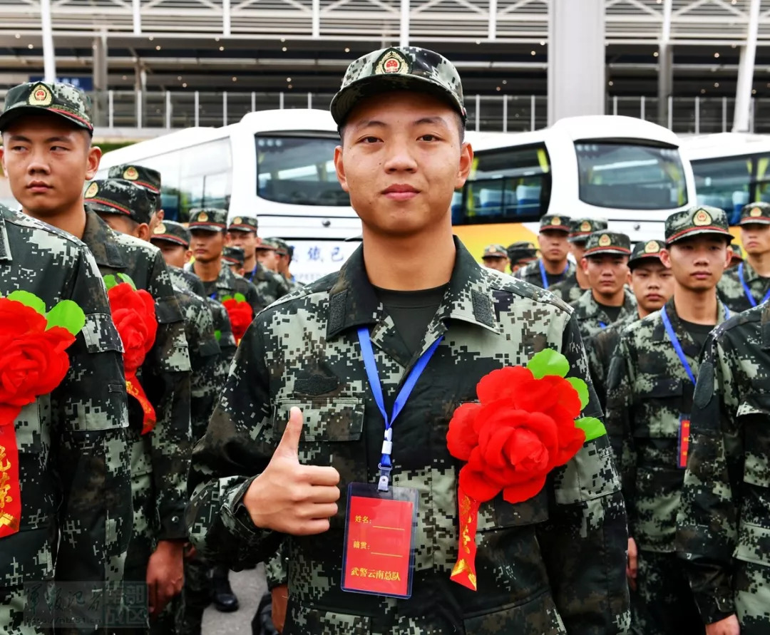 一组图片,带你看看新兵入伍时的模样