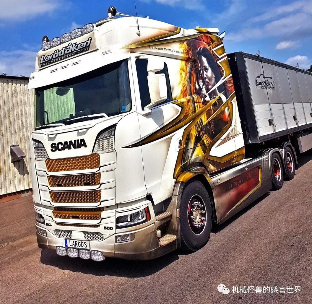 2016年,为了追随现代化卡车的发展潮流,公路之王 scania 发布了其全新