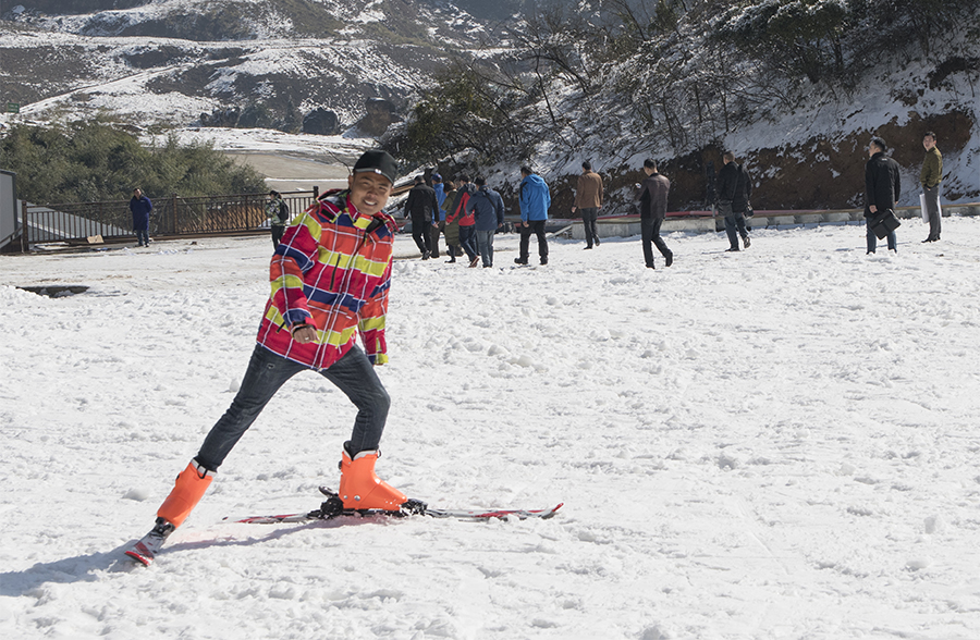 郴州五盖山野外滑雪场,——中国最南端的高山野外滑雪场,距离市区仅半