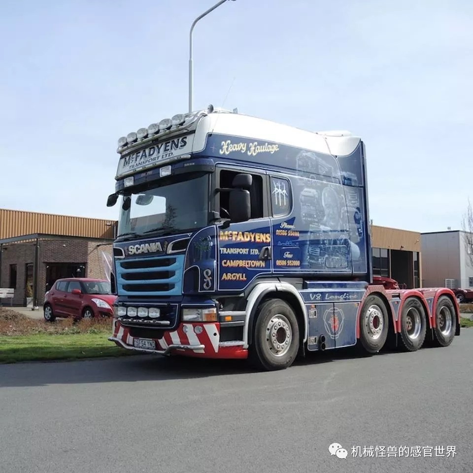 拉长了膨胀了公路之王scania被改装成移动的豪华包厢