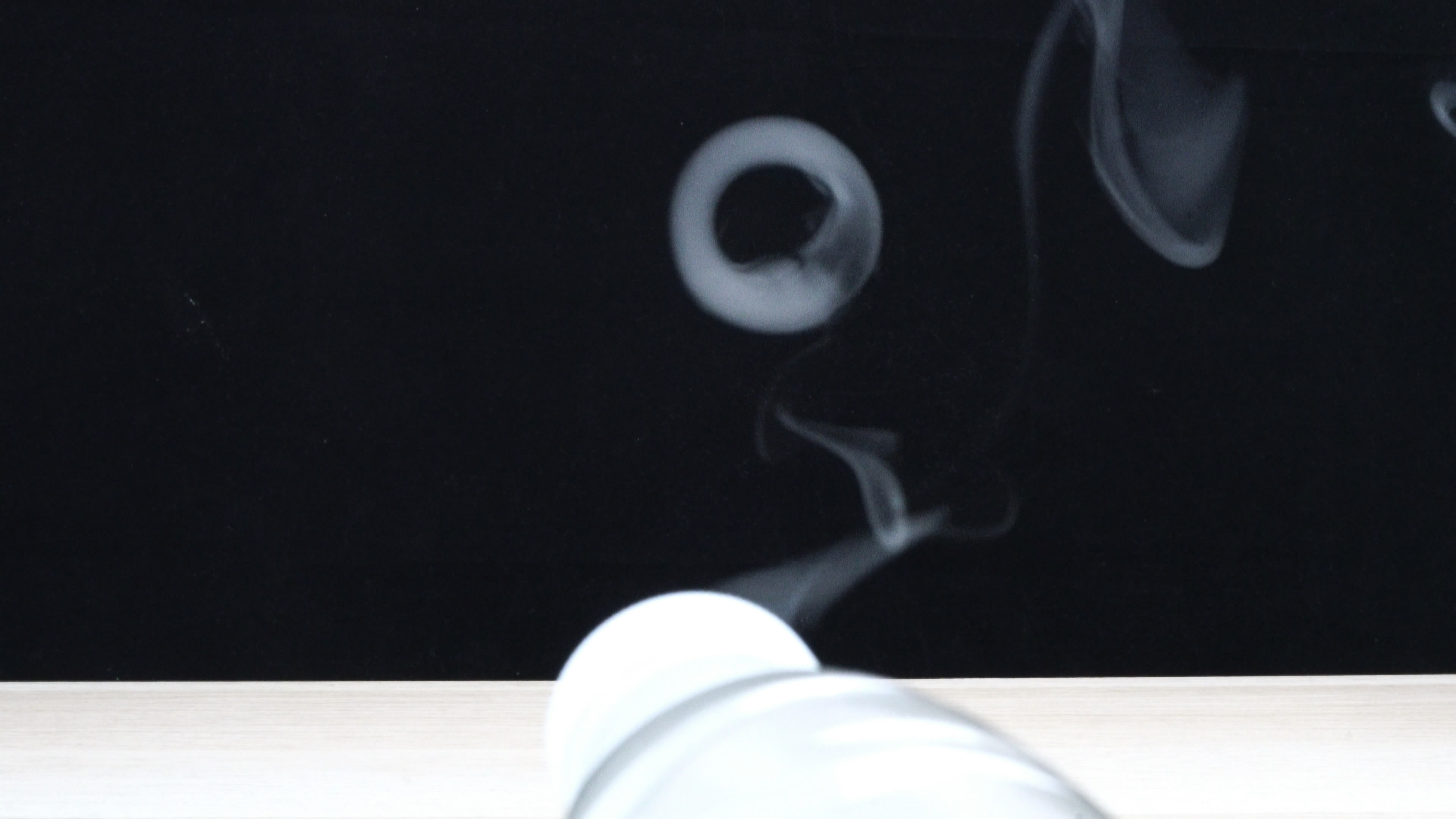 花式烟圈教学视频：电击水母烟圈教程玩法 - 知乎